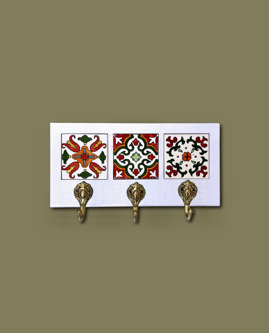 Decorative Key Hangar - White