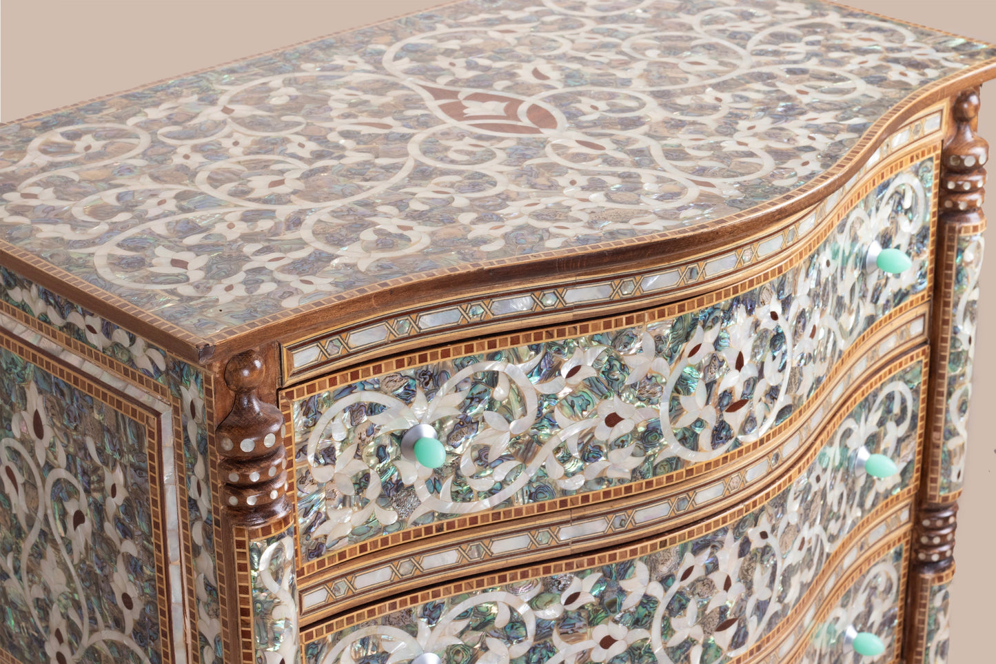 Dresser & Mirror Set - Covered in Mother of Pearl (Nacreous)